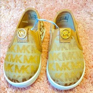 Size 5 mk toddler shoes